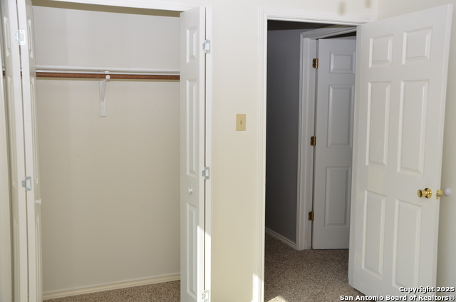 Listing photo id 14 for 5955 Spring Crossing