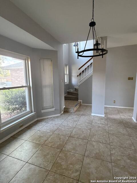 Listing photo id 5 for 5955 Spring Crossing