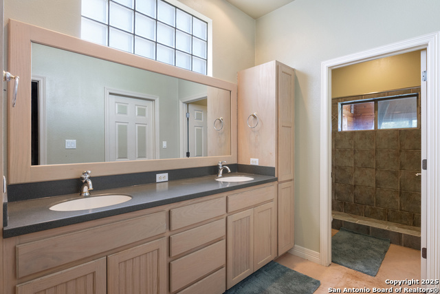 Listing photo id 8 for 1670 Cranes Mill S