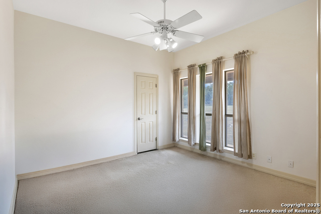 Listing photo id 10 for 1670 Cranes Mill S