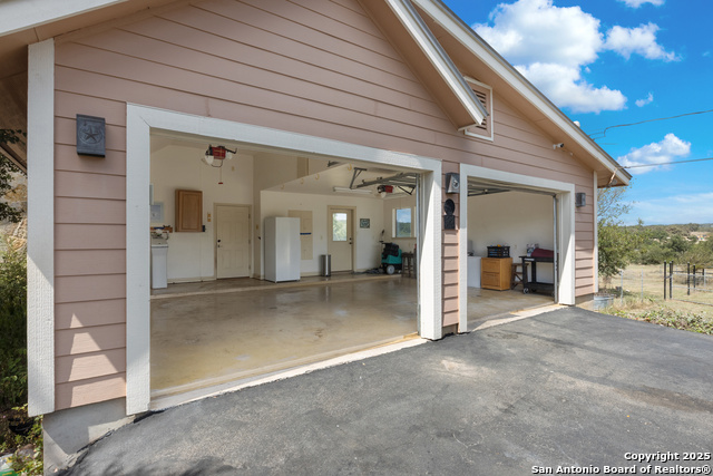 Listing photo id 21 for 1670 Cranes Mill S