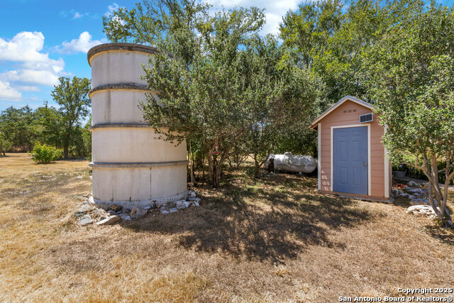 Listing photo id 22 for 1670 Cranes Mill S