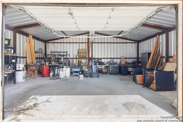 Listing photo id 25 for 1670 Cranes Mill S