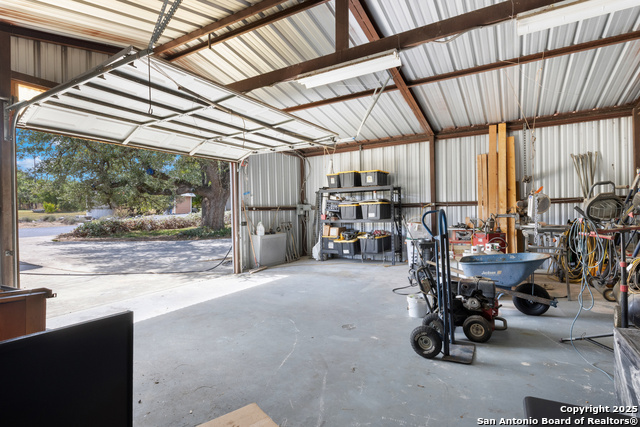 Listing photo id 26 for 1670 Cranes Mill S