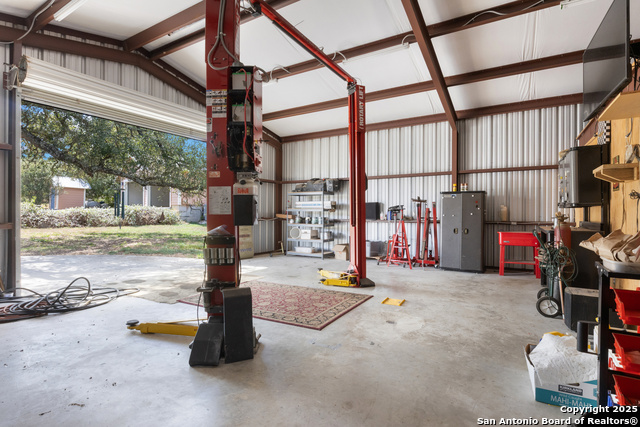 Listing photo id 28 for 1670 Cranes Mill S