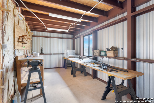 Listing photo id 29 for 1670 Cranes Mill S