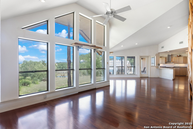 Listing photo id 5 for 1670 Cranes Mill S