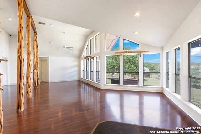 Listing photo id 6 for 1670 Cranes Mill S