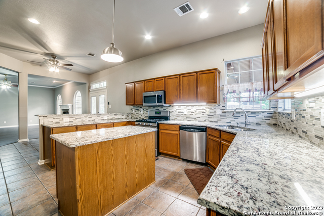 Image 17 of 26 For 7 Brentcove