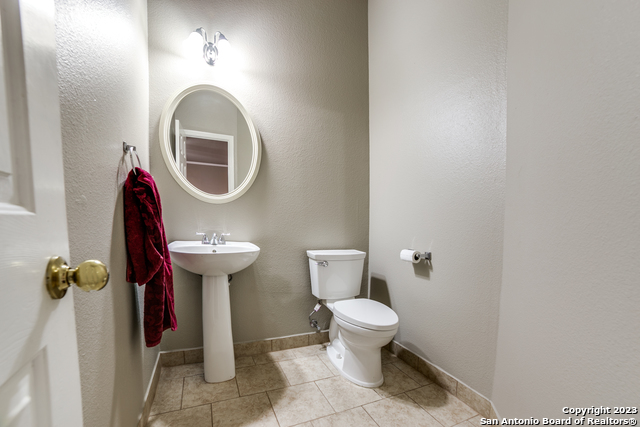 Image 6 of 26 For 7 Brentcove