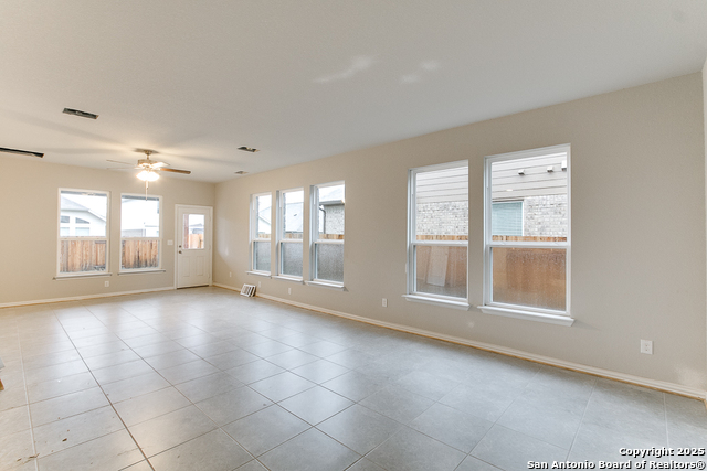 Image 3 of 13 For 5901 Fannin Point