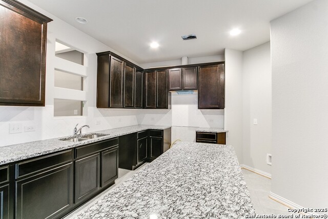 Image 6 of 13 For 5901 Fannin Point