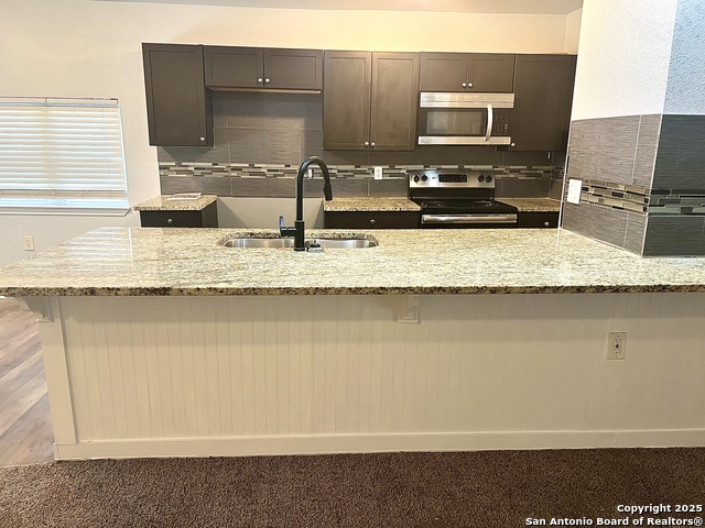 Image 3 of 10 For 2803 Lake Arbor