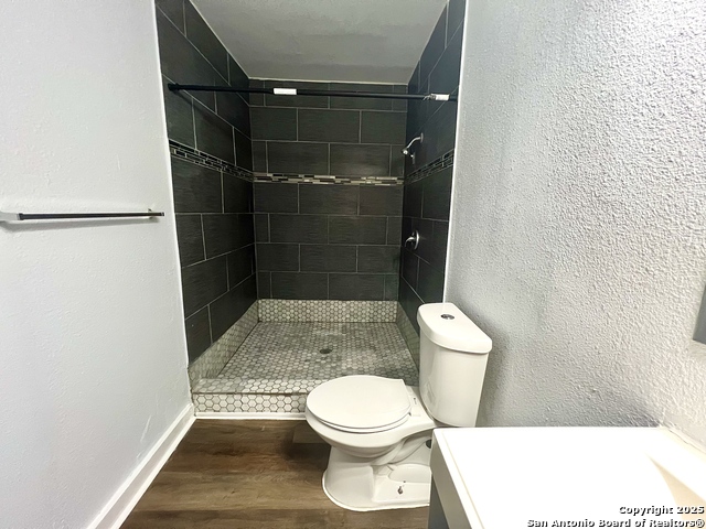 Image 6 of 10 For 2803 Lake Arbor