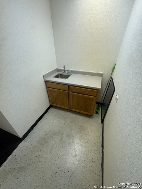 Listing photo id 13 for 8201 Roughrider Dr  8207 B