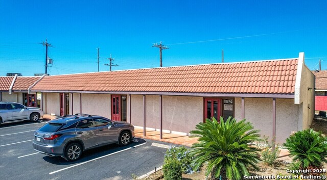 Listing photo id 0 for 8201 Roughrider Dr  8207 B