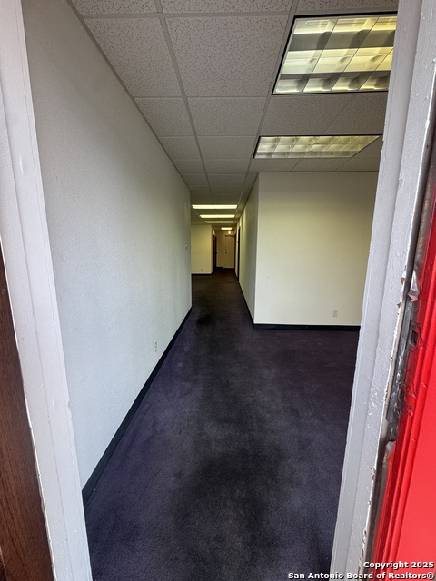 Listing photo id 4 for 8201 Roughrider Dr  8207 B