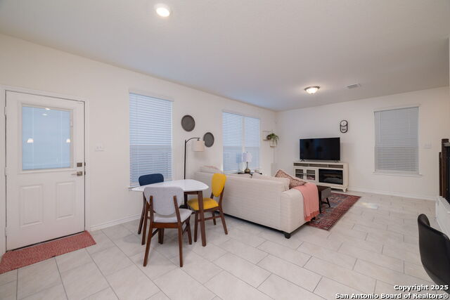 Image 11 of 26 For 14839 Vance Jackson Rd #411