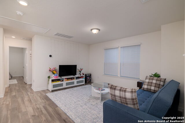 Image 21 of 26 For 14839 Vance Jackson Rd #411