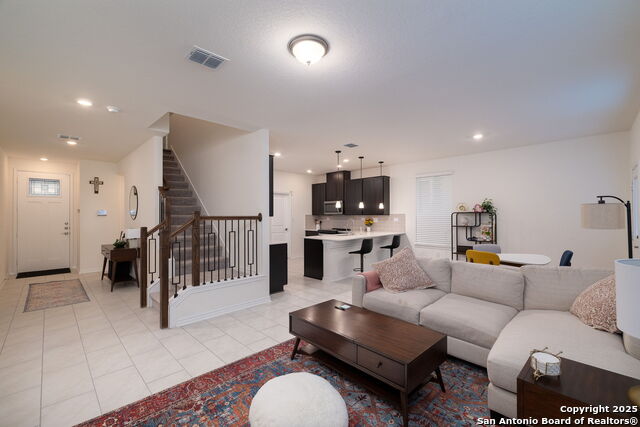 Image 9 of 26 For 14839 Vance Jackson Rd #411