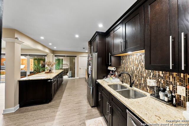 Listing photo id 11 for 11314 Whisper Willow St
