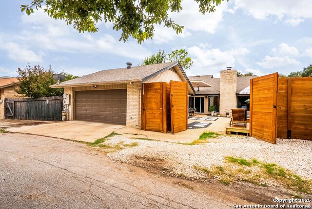 Listing photo id 25 for 11314 Whisper Willow St