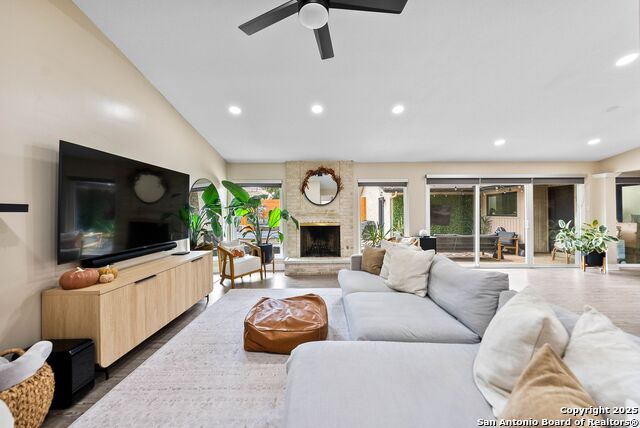 Listing photo id 6 for 11314 Whisper Willow St