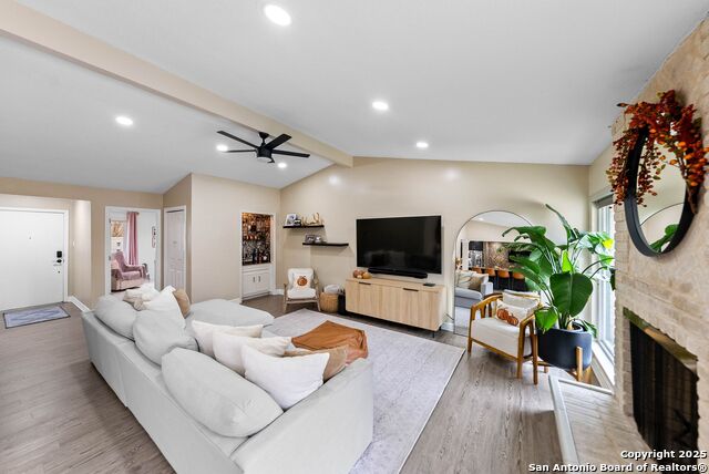 Listing photo id 7 for 11314 Whisper Willow St