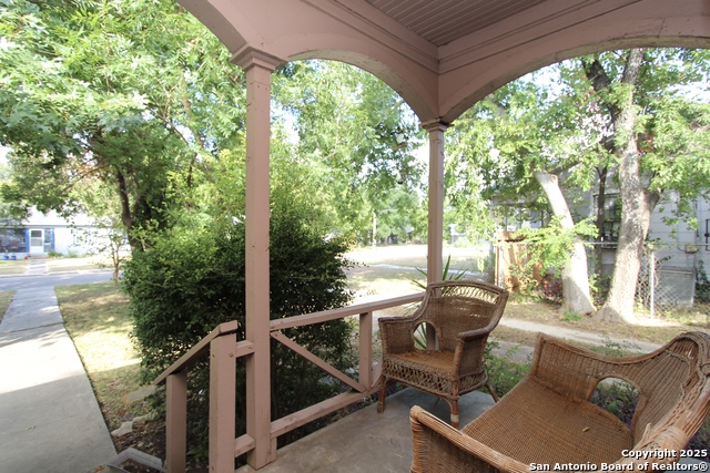 Listing photo id 1 for 387 Meredith  2