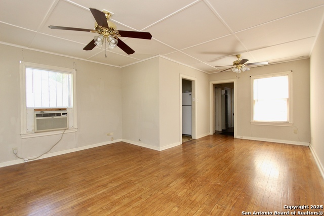 Listing photo id 3 for 387 Meredith  2