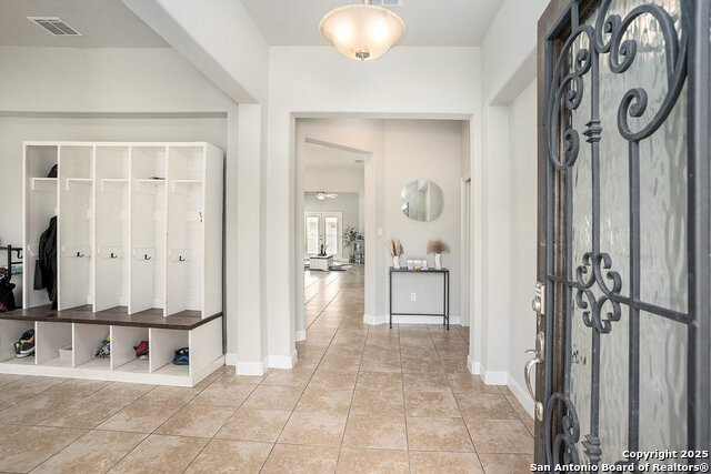 Image 7 of 28 For 420 Bee Caves Cv