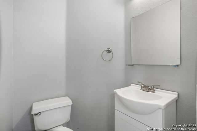 Image 11 of 25 For 7219 Burns Crossing