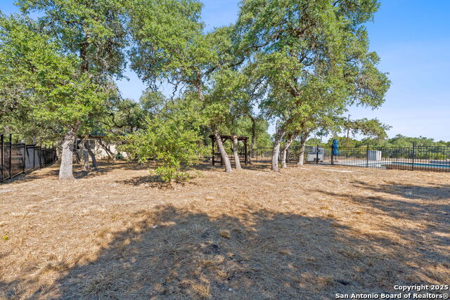 Listing photo id 29 for 1200 Misty