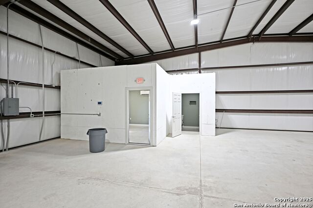 Listing photo id 8 for 5277 Fm 1044  201