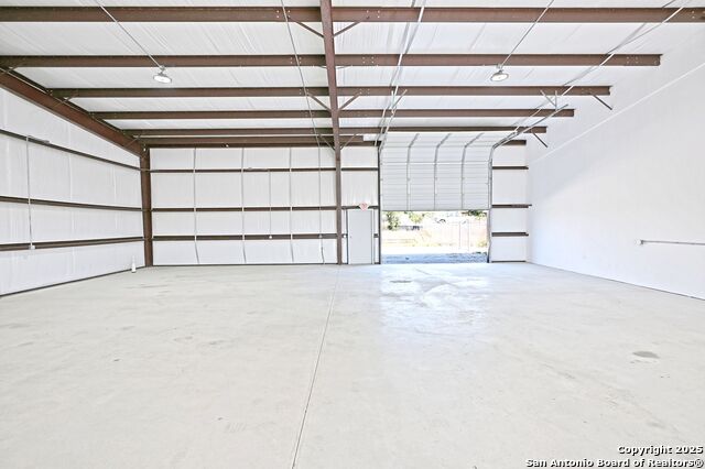 Listing photo id 9 for 5277 Fm 1044  201