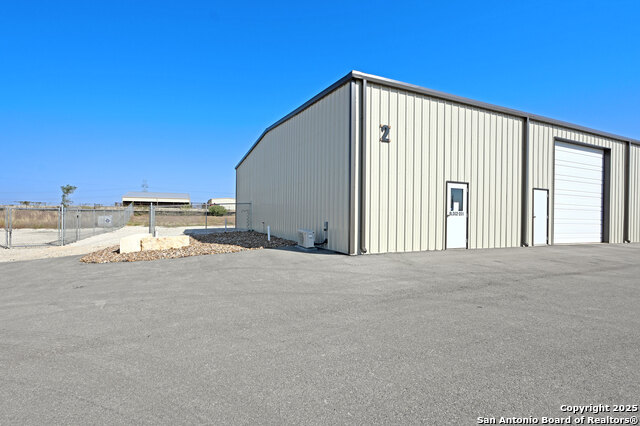 Listing photo id 0 for 5277 Fm 1044  201