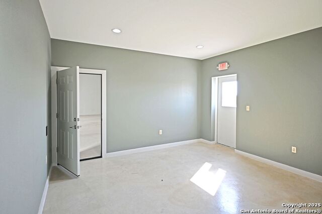 Listing photo id 19 for 5277 Fm 1044  201
