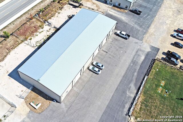 Listing photo id 3 for 5277 Fm 1044  201