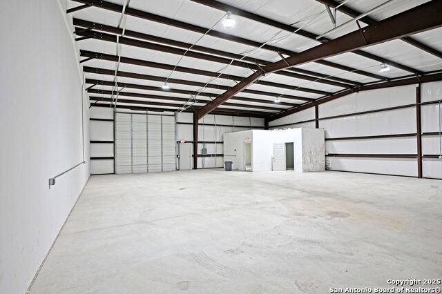 Listing photo id 5 for 5277 Fm 1044  201