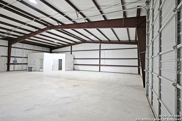 Listing photo id 6 for 5277 Fm 1044  201
