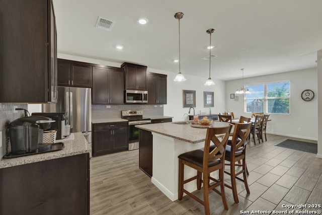 Listing photo id 17 for 412 Sika Way