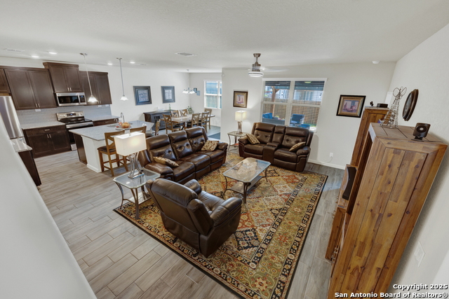 Listing photo id 22 for 412 Sika Way