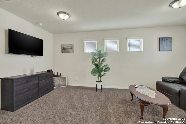 Listing photo id 24 for 412 Sika Way