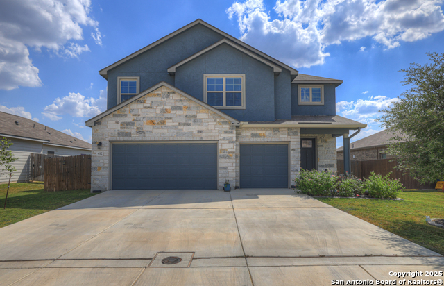 Listing photo id 1 for 412 Sika Way