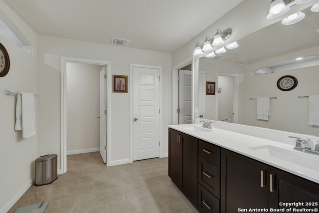Listing photo id 29 for 412 Sika Way