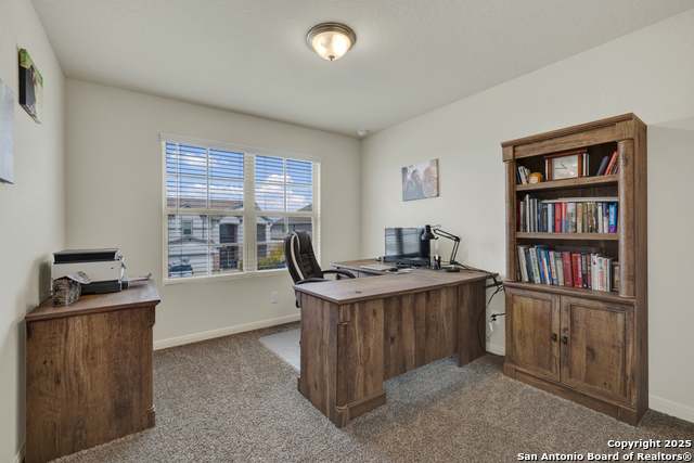 Listing photo id 34 for 412 Sika Way
