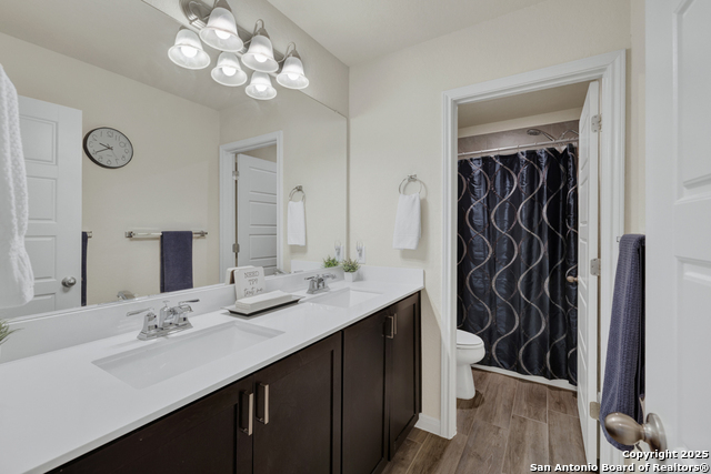Listing photo id 35 for 412 Sika Way