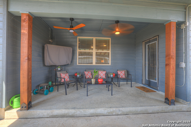 Listing photo id 37 for 412 Sika Way