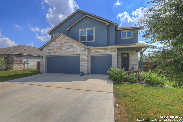 Listing photo id 2 for 412 Sika Way