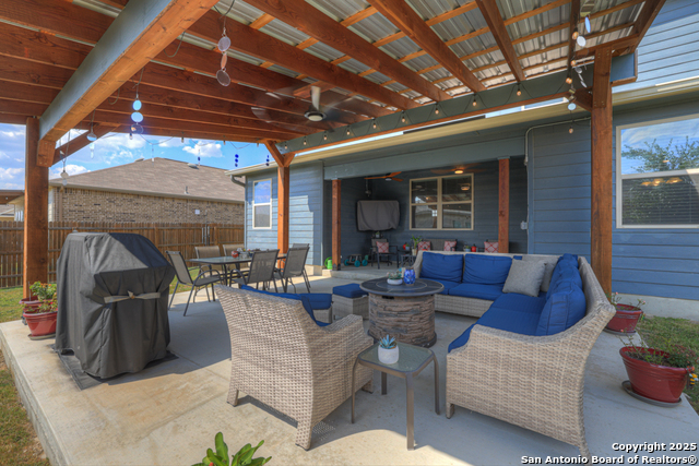 Listing photo id 39 for 412 Sika Way